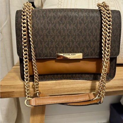 Miichael Kors small crossbody premium quality with box