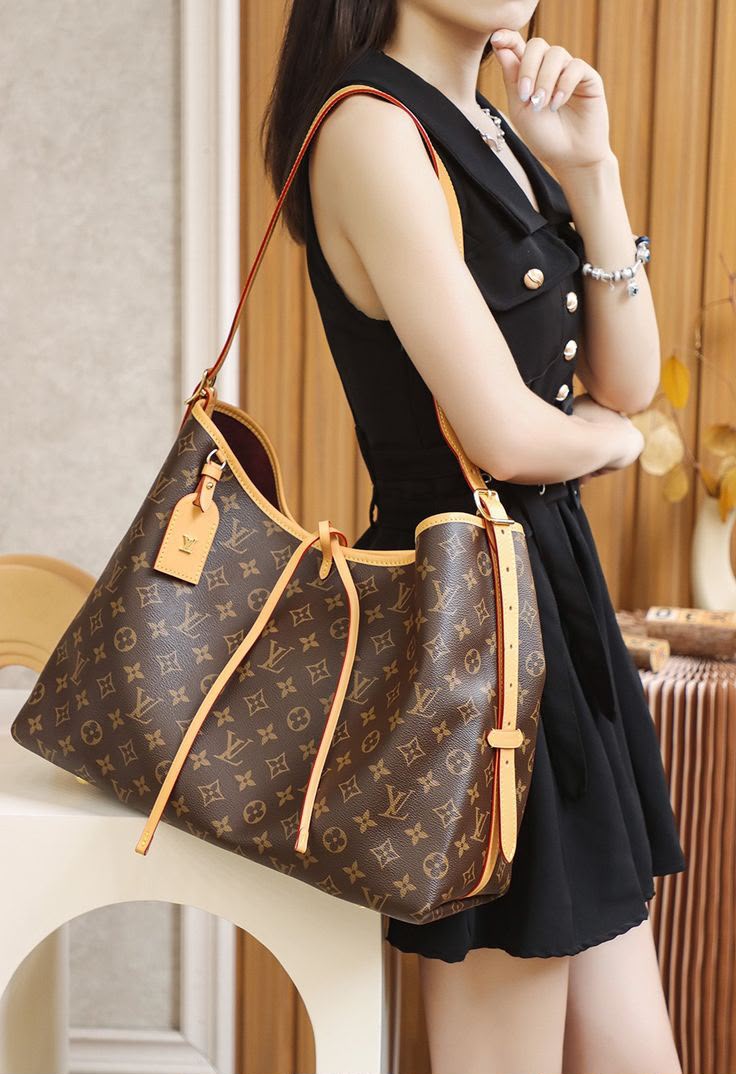 Louiis vuttion carryall handbag with box