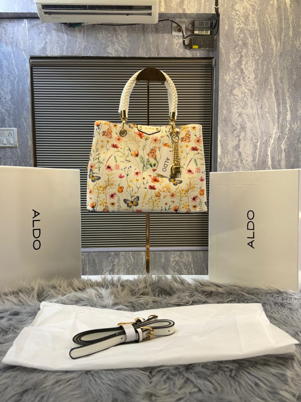 Aldo Lothycan Womens Bone Multi Tote with box