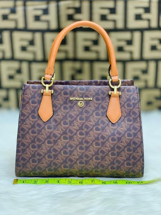 Miichael korrs cynthia small signature logo satchel